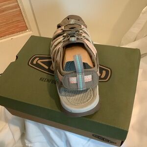 Keen whisper sandal - woman’s sz 10-  new in box